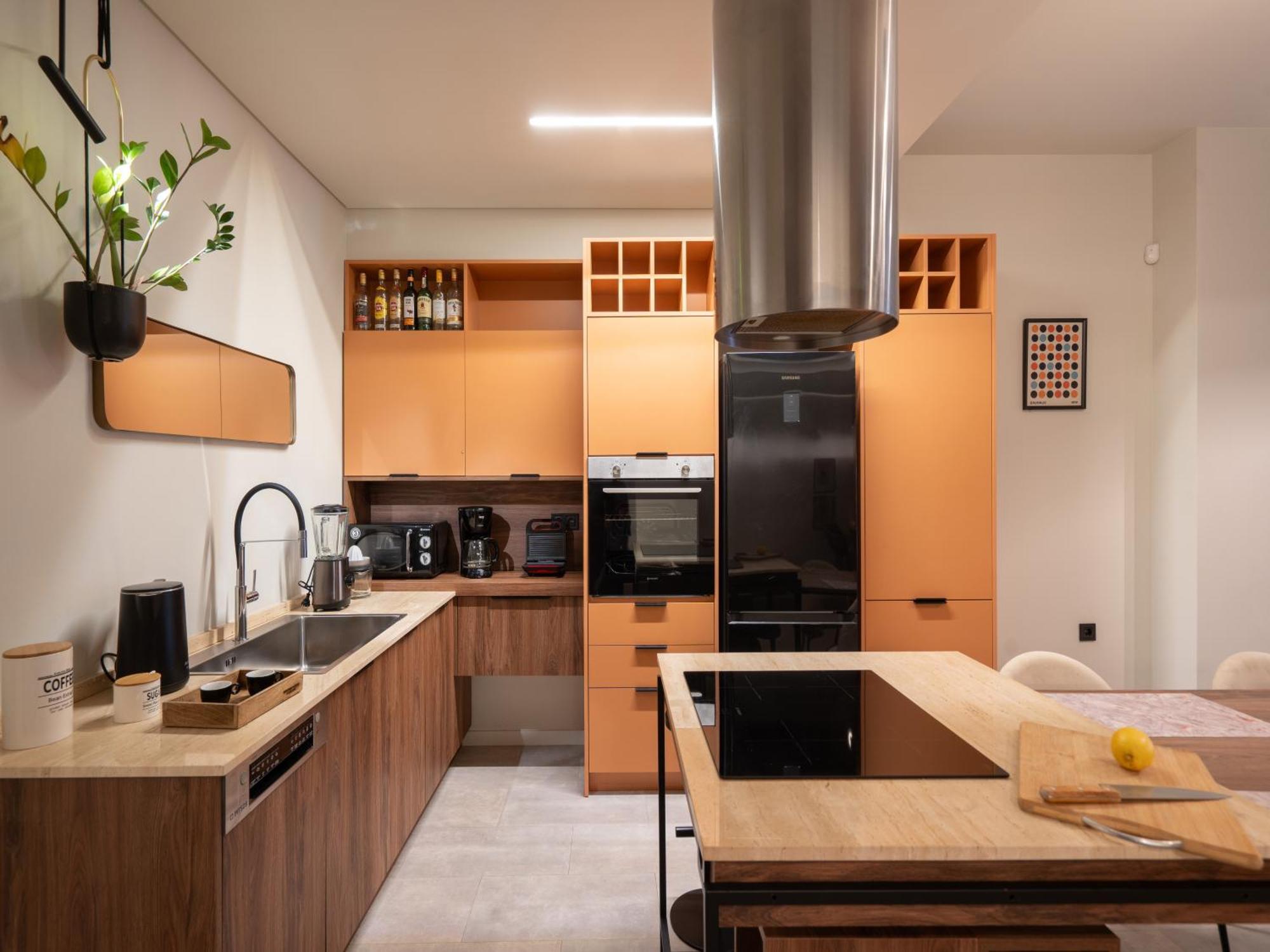A Place 4U No6 - City Escape With Balcony Lounge & Open Living Space Athena Bagian luar foto